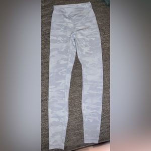 Lululemon wunder under high wastes leggings